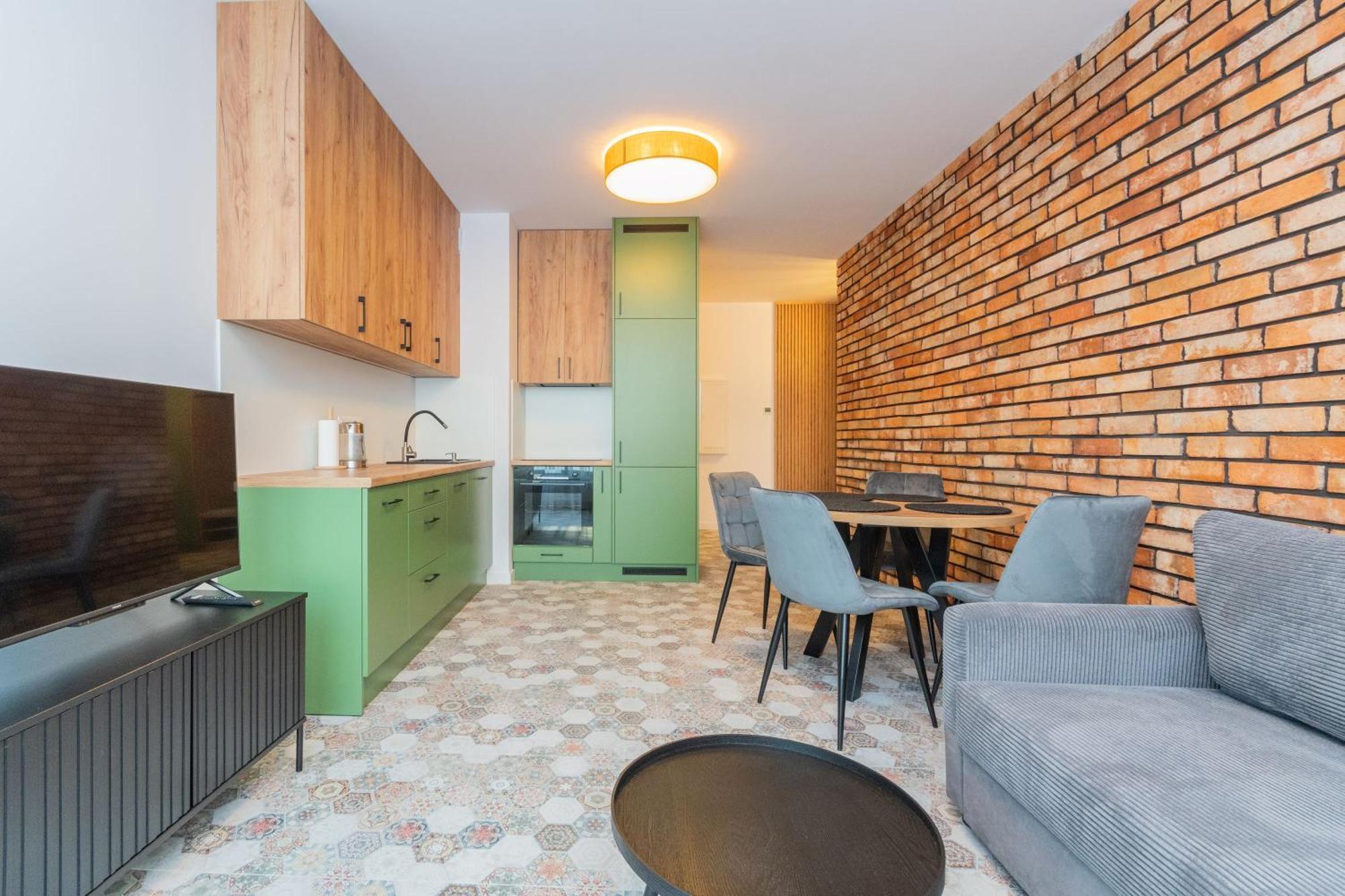 Grand - Doki Living & Foodhall Апартаменти Гданськ
